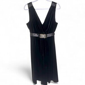 Scarlett Nite Woman Black Velvet Sleeveless Dress Size 18W